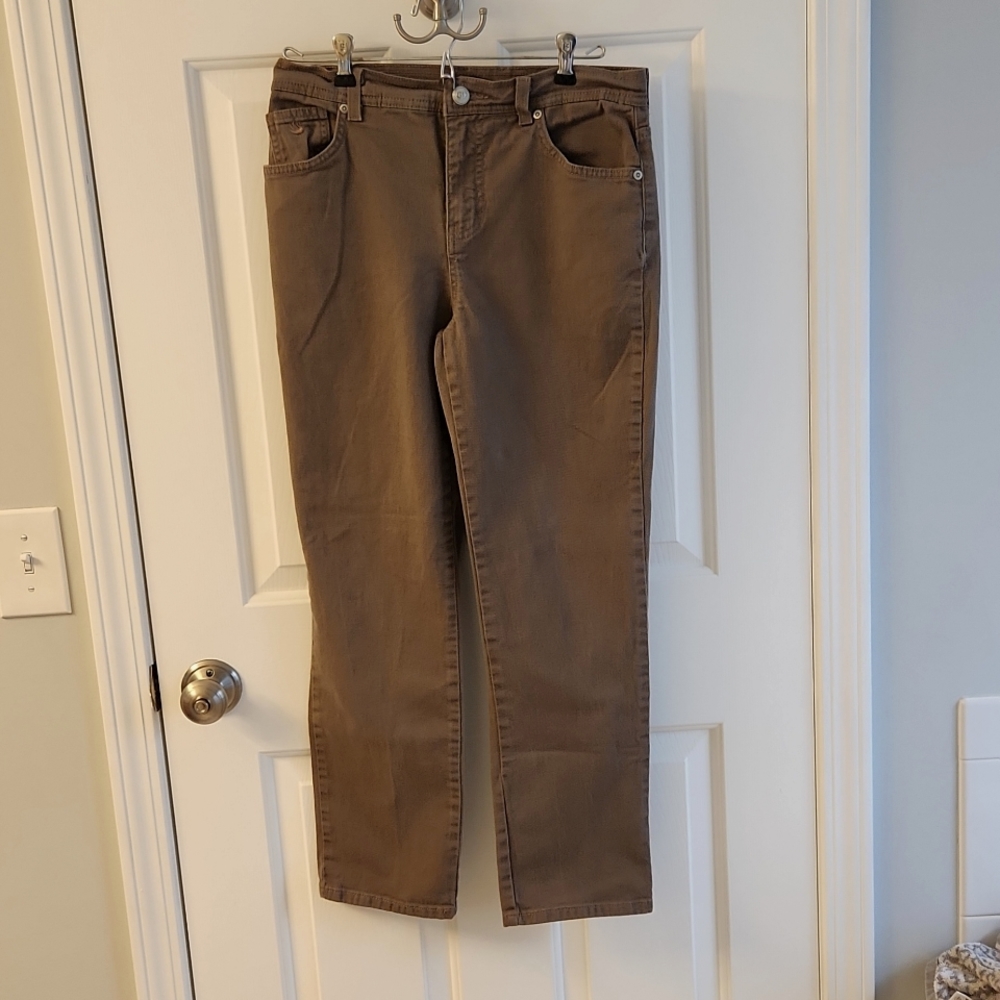 Gloria Vanderbilt women's jeans.